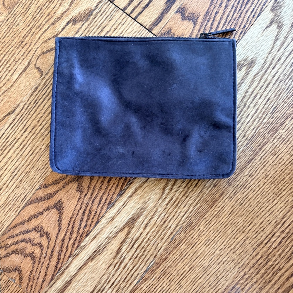 Authentic GUCCI Beauty Velvet Makeup Pouch - Charcoal Grey / Purple - Picture 3 of 3